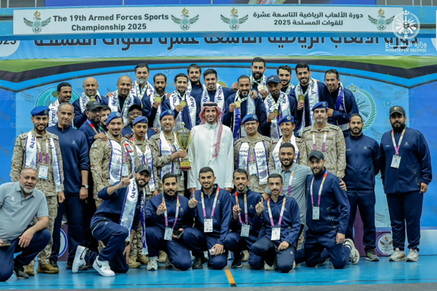 سمو رئيس الاتحاد السعودي لكرة الطاولة يتوج الفائزين في دورة الألعاب الرياضية التاسعة عشر للقوات المسلحة بالقطاع الشرقي