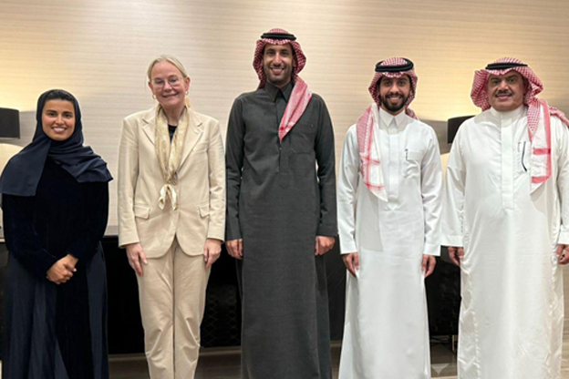 سمو رئيس الاتحاد السعودي لكرة الطاولة يعقد اجتماعًا مع رئيسة الاتحاد الدولي لبحث سبل التعاون المشترك